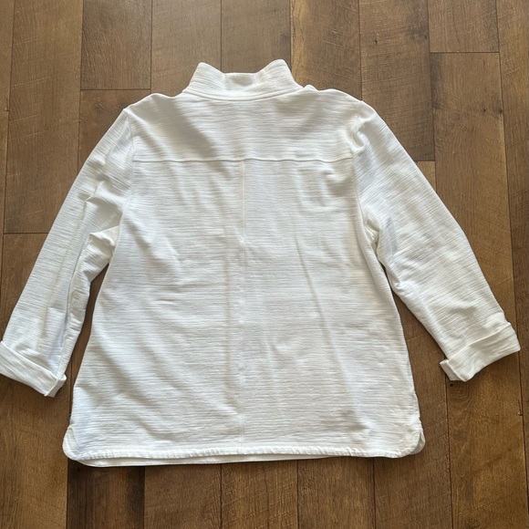 T by Talbots White UPF 50+ Tab Sleeve Buttoned Top Sz XL EUC - Picture 2 of 2